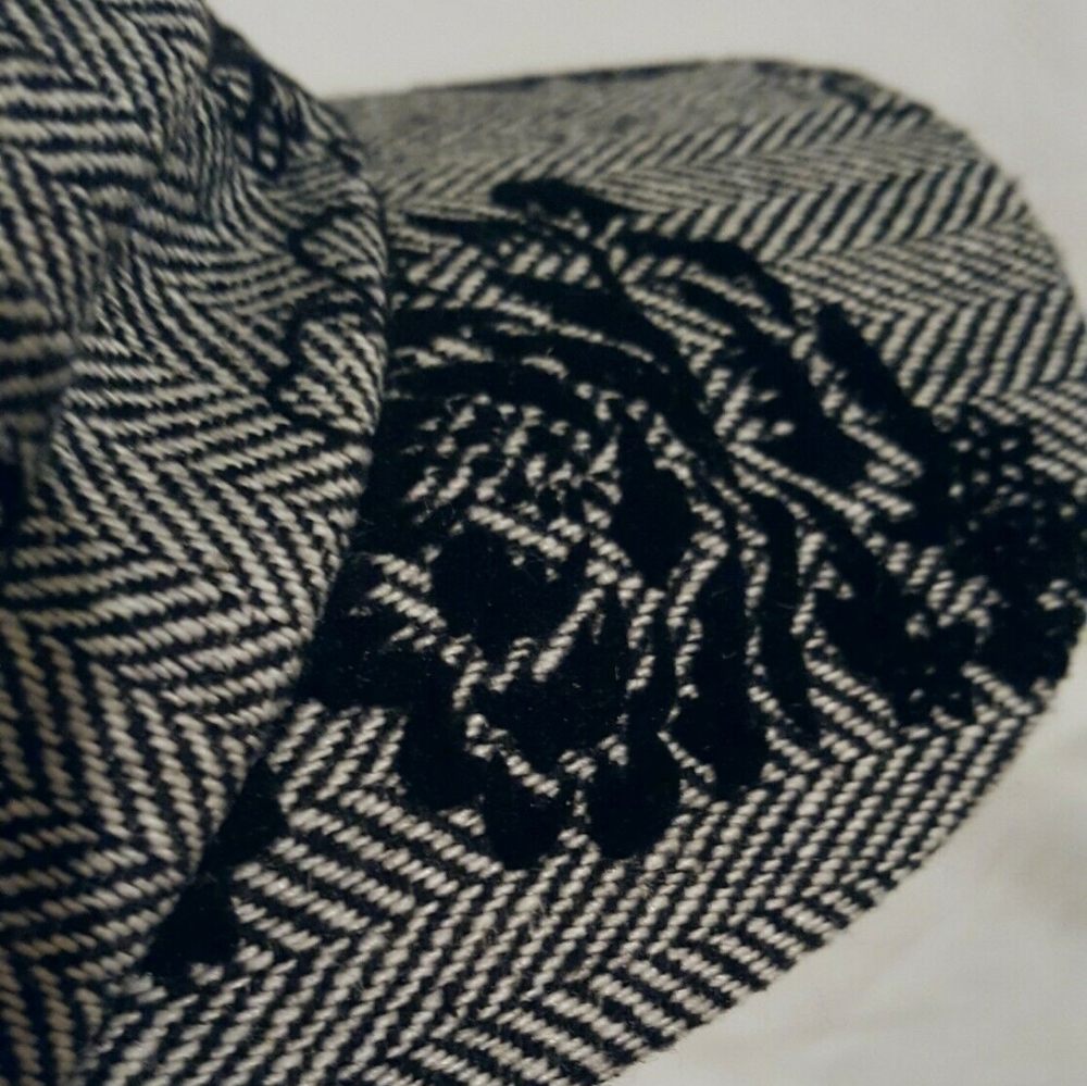 New black herringbone flocked rose newsboy cap hat - Picture 7 of 7